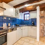 Holiday home Old Stonehouse Stari San *