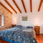 Holiday home Old Stonehouse Stari San *