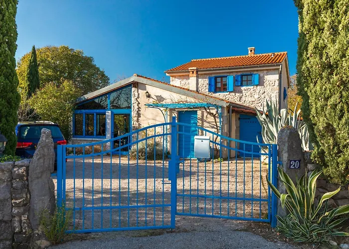 Old Stonehouse Stari San